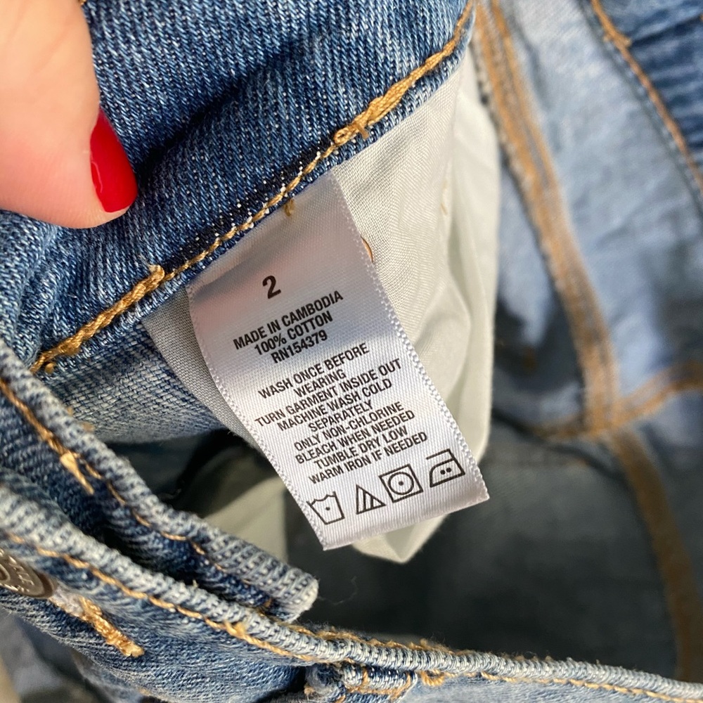 Aeropostale Mom Shorts Size 2 - Picture 2 of 4